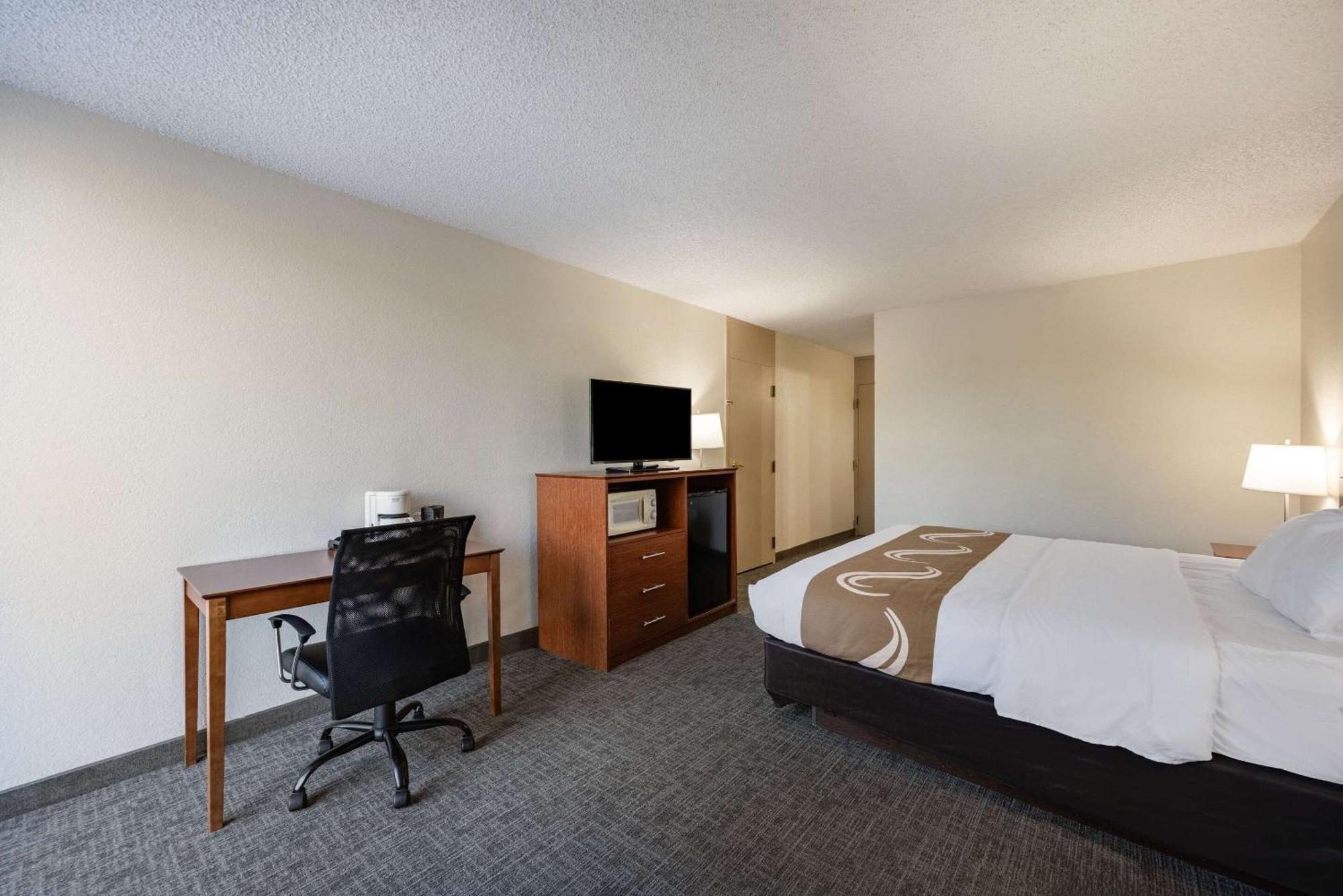Quality & Canon Hotel